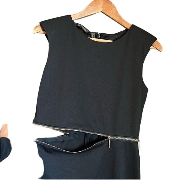 NWT! Kardashian Kollection a cut above cut out black dress - Picture 3 of 11